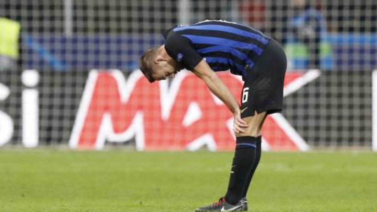 De Vrij haakt geblesseerd af bij Inter