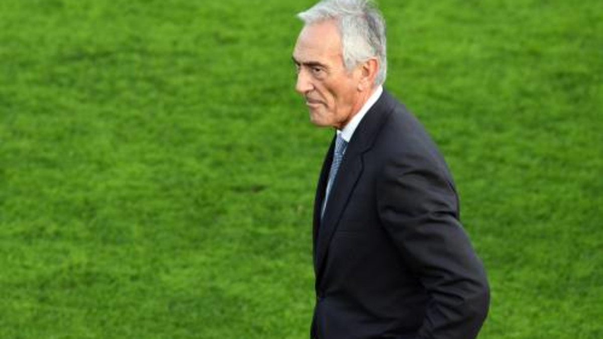 Baas voetbalbond Italië hoopt op plukjes fans in stadions