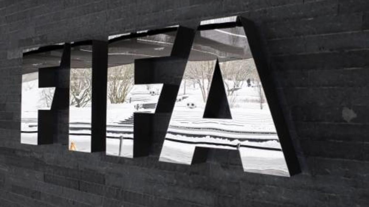 FIFA staat tijdelijk vijf wissels toe