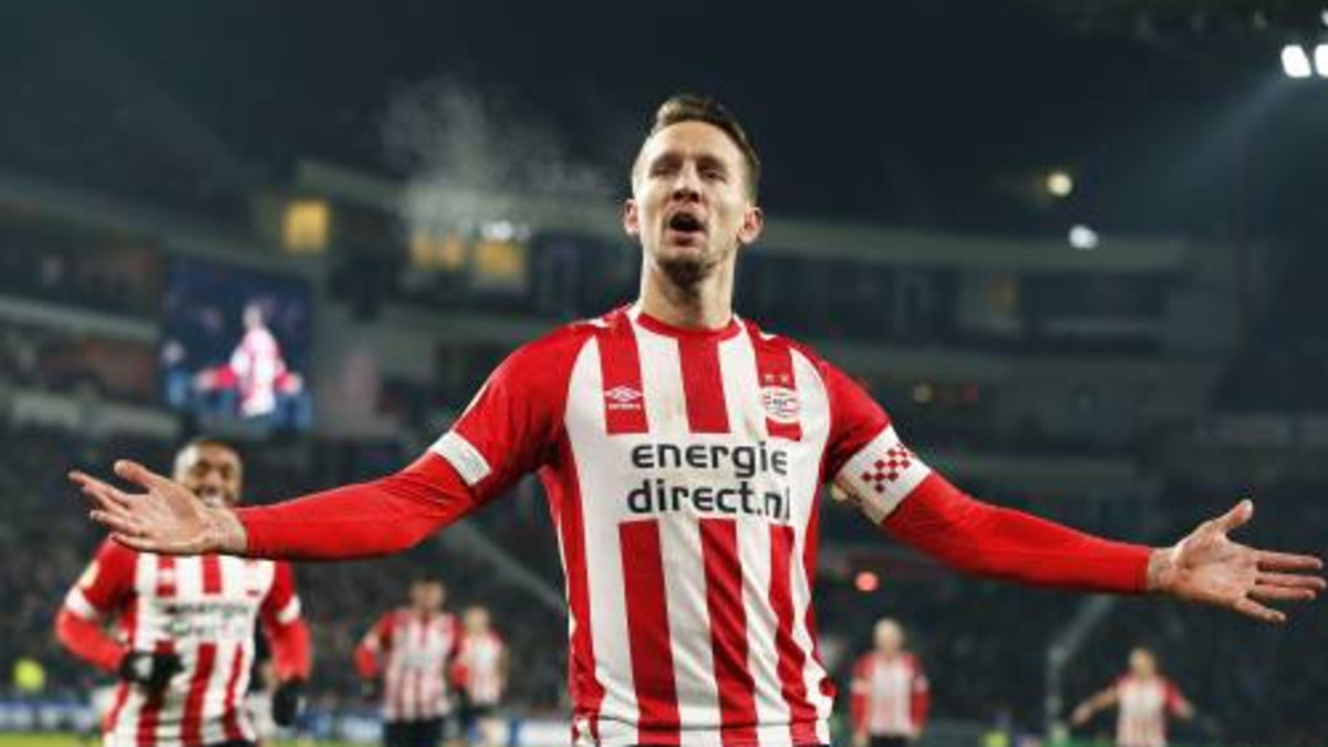 PSV heeft ook geen moeite met sc Heerenveen