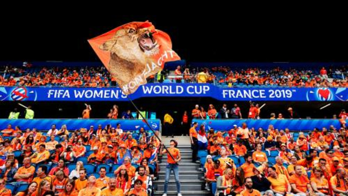 Oranje in Rennes gesteund door 2000 fans