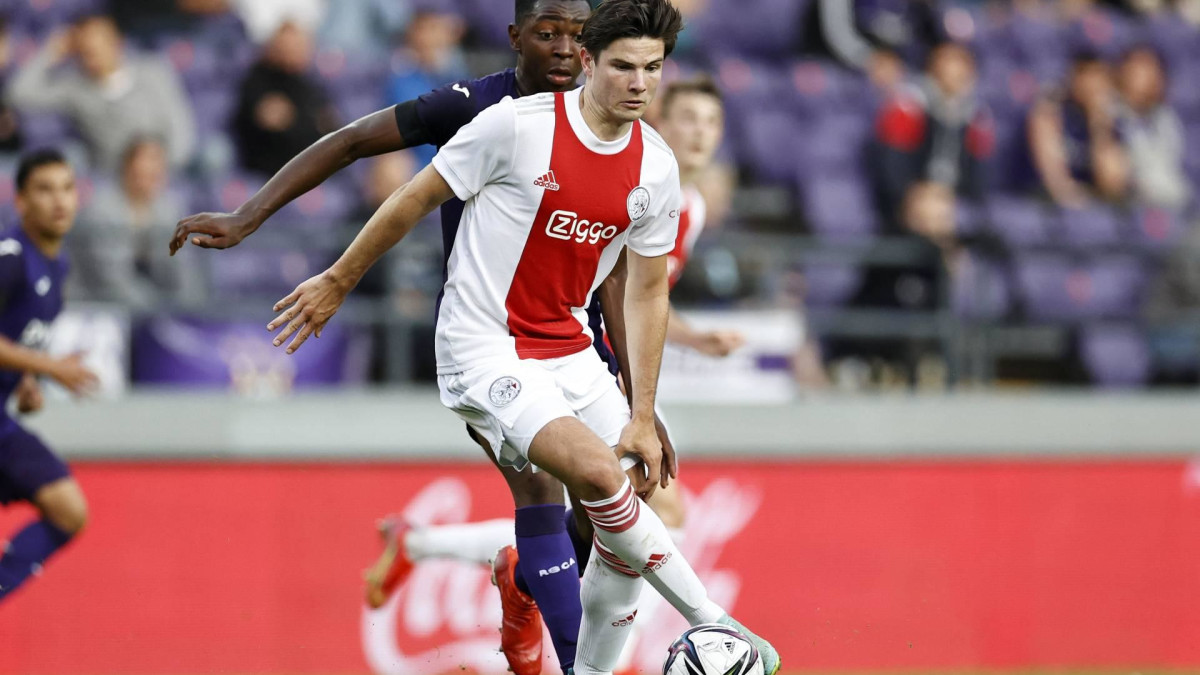 Ekkelenkamp vervolgt loopbaan bij Royal Antwerp FC