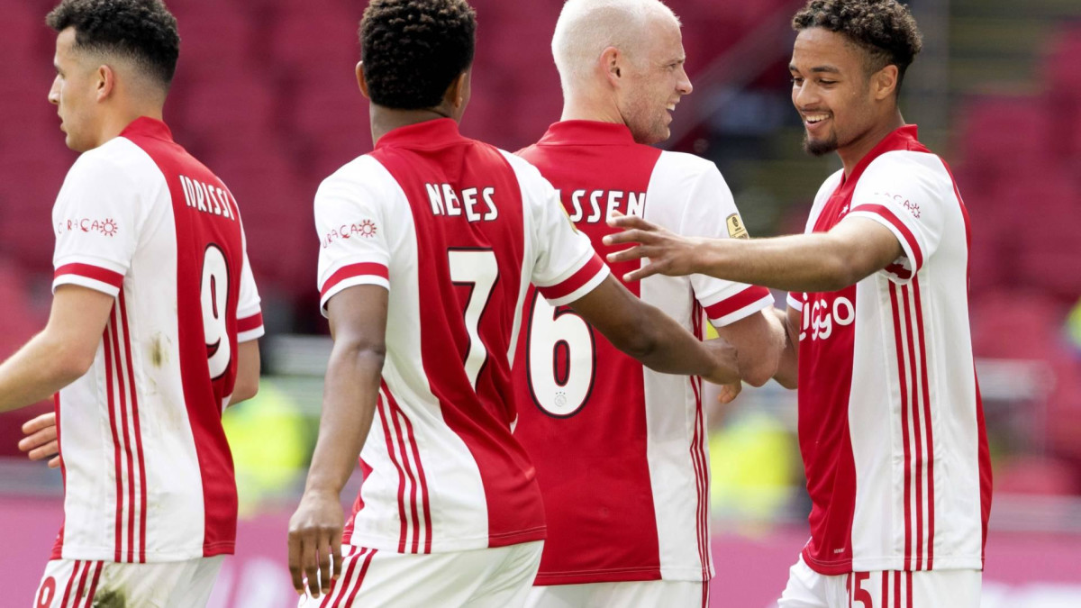 Ajax oefent tegen Bayern München en Anderlecht